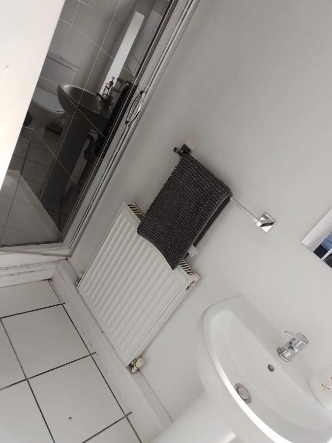 En Suite Room With Kitchen Facilities Nottingham Eksteriør bilde